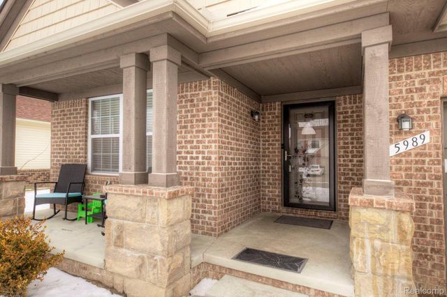 5989 Bay Hill Court, Romulus, MI 48174
