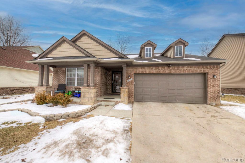 5989 Bay Hill Court, Romulus, MI 48174