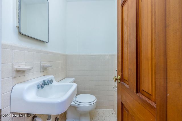 2301 Stallings Drive, Kinston, NC 28504