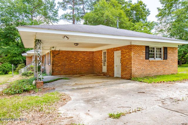 2301 Stallings Drive, Kinston, NC 28504