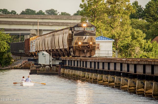 2301 Stallings Drive, Kinston, NC 28504