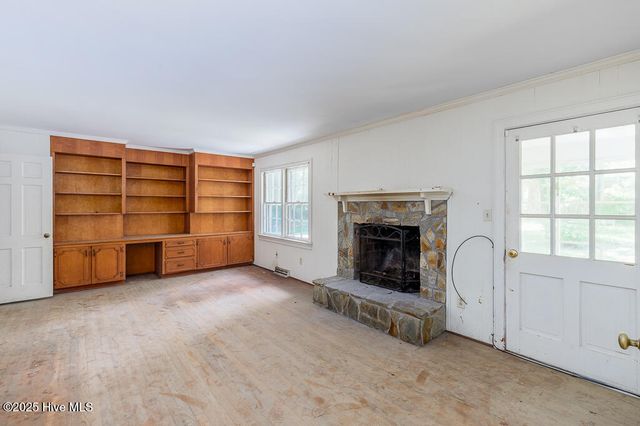 2301 Stallings Drive, Kinston, NC 28504
