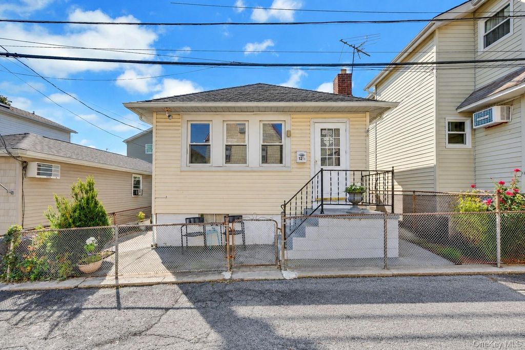 12 1/2 Alden Park 12 1/2, Bronx, NY 10465 — exterior