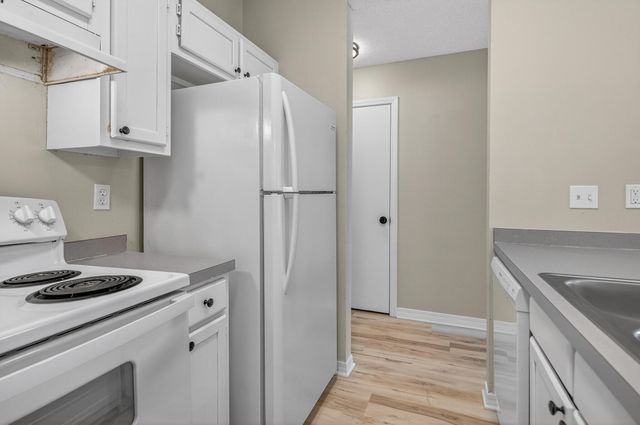 1847 Whispering Oaks Lane, Fort Walton Beach, FL 32547