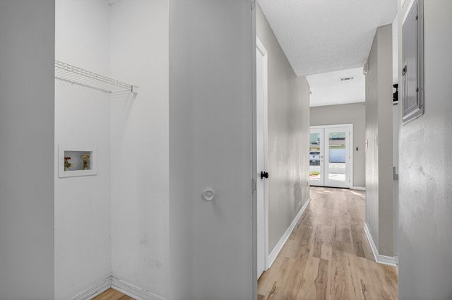 1847 Whispering Oaks Lane, Fort Walton Beach, FL 32547