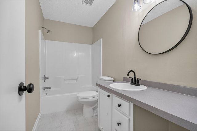 1847 Whispering Oaks Lane, Fort Walton Beach, FL 32547