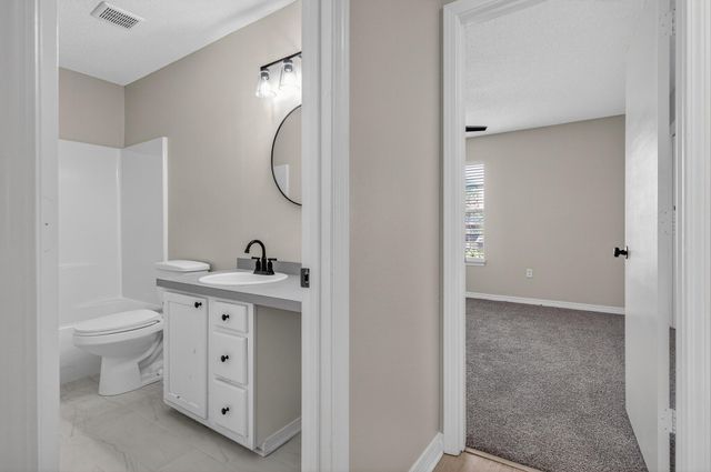 1847 Whispering Oaks Lane, Fort Walton Beach, FL 32547