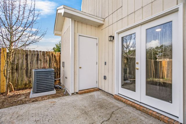 1847 Whispering Oaks Lane, Fort Walton Beach, FL 32547