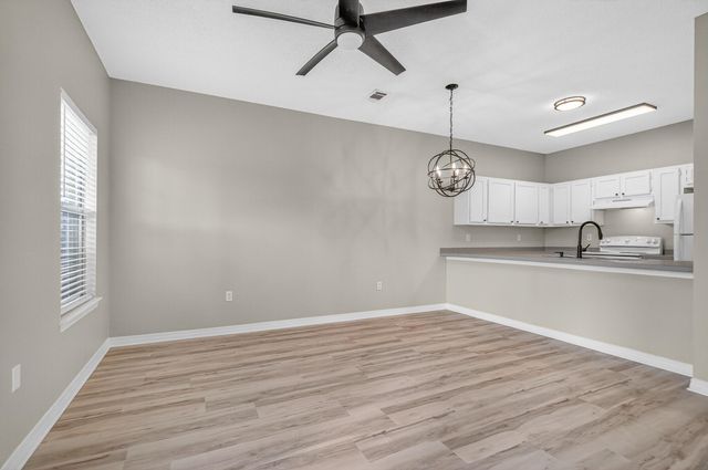 1847 Whispering Oaks Lane, Fort Walton Beach, FL 32547