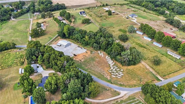 2184 W Liberty Avenue, Tontitown, AR 72762