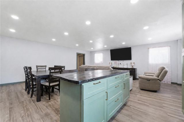 2184 W Liberty Avenue, Tontitown, AR 72762