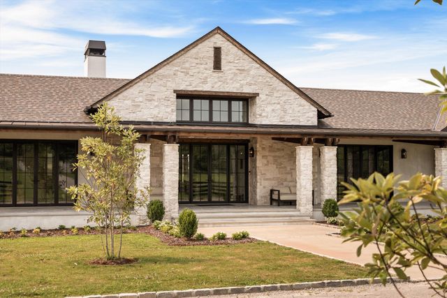2077 Wilson Pike, Franklin, TN 37067