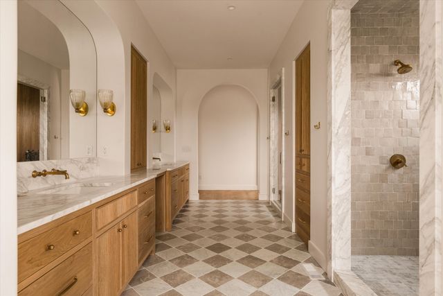 2077 Wilson Pike, Franklin, TN 37067