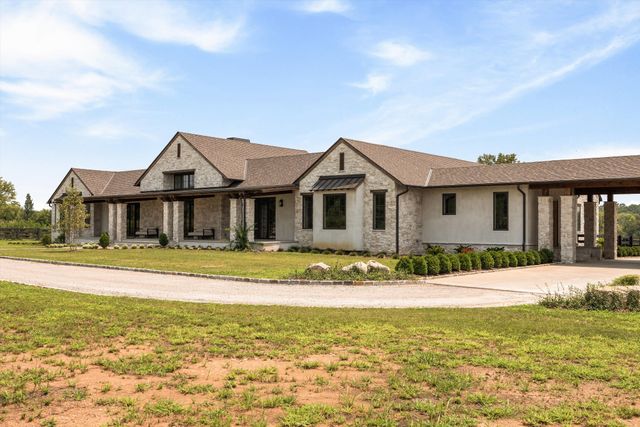 2077 Wilson Pike, Franklin, TN 37067