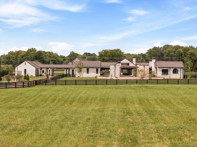 2077 Wilson Pike, Franklin, TN 37067