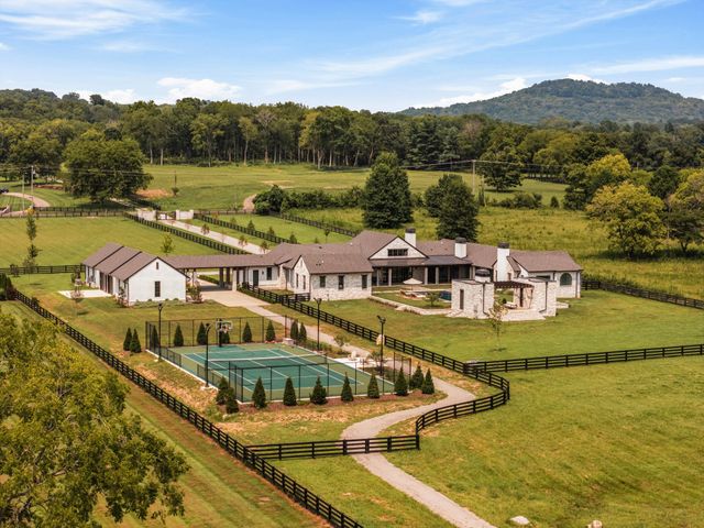 2077 Wilson Pike, Franklin, TN 37067