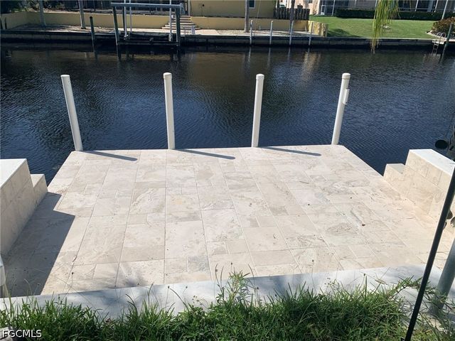 2214 SE 14th TER, Cape Coral, FL 33990
