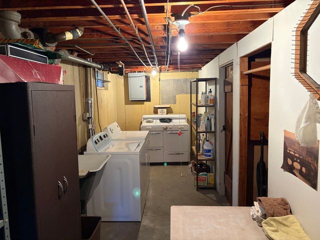 145 Longwood Drive, Chicopee, MA 01020