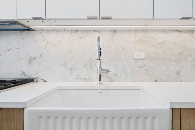225 E 46TH Street 10DE, New York City, NY 10017