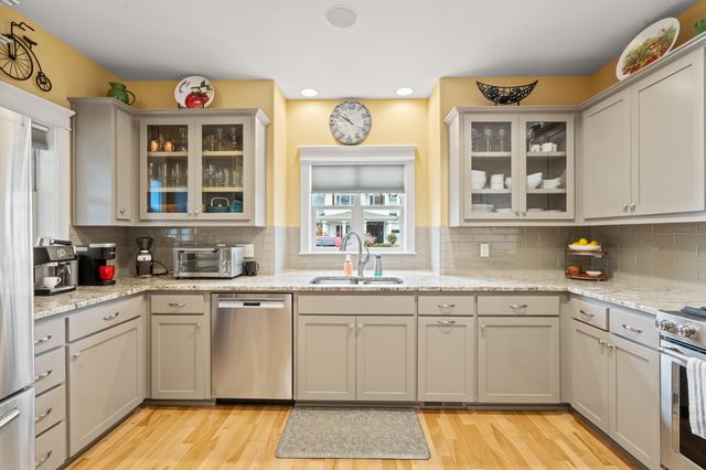 110 Taylor Street, Jacksonville, OR 97530