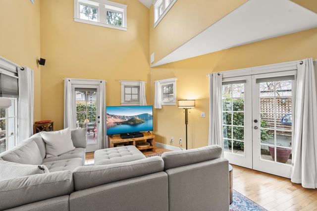 110 Taylor Street, Jacksonville, OR 97530