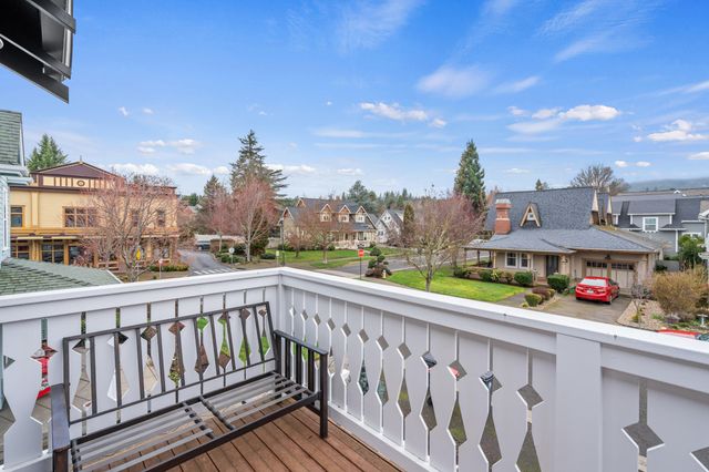 110 Taylor Street, Jacksonville, OR 97530