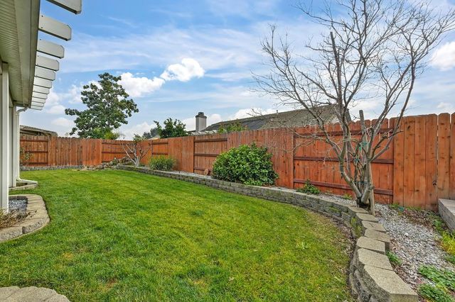 1833 San Gabriel St, Roseville, CA 95747