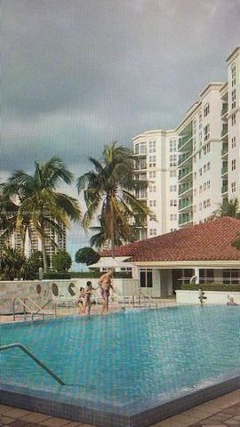 19900 E Country Club Dr 214, Aventura, FL 33180