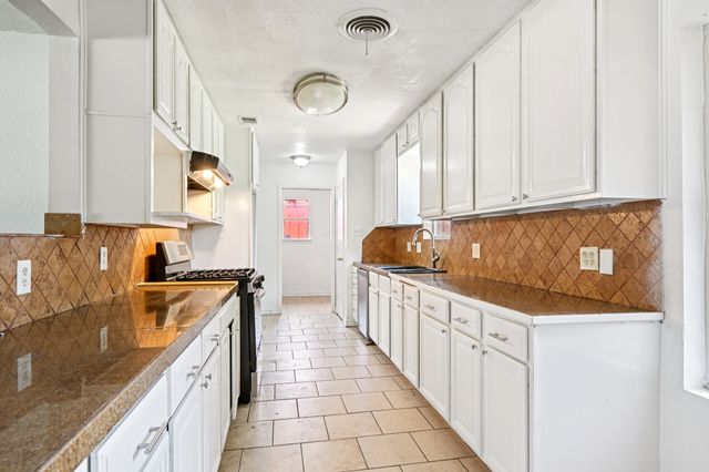 2504 Duringer Road, Fort Worth, TX 76133