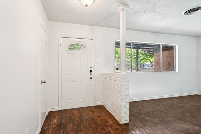 2504 Duringer Road, Fort Worth, TX 76133