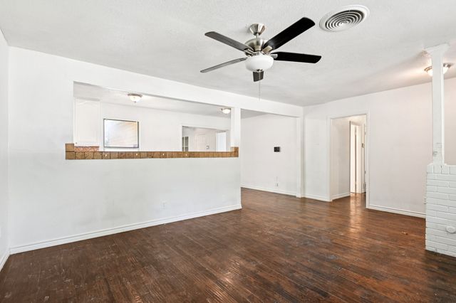 2504 Duringer Road, Fort Worth, TX 76133
