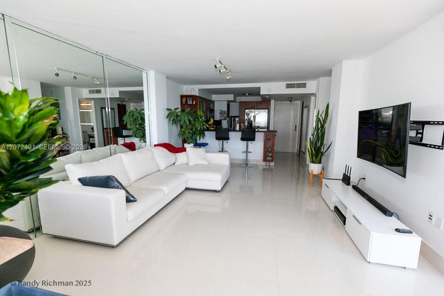 600 NE 36th Street 1820, Miami, FL 33137