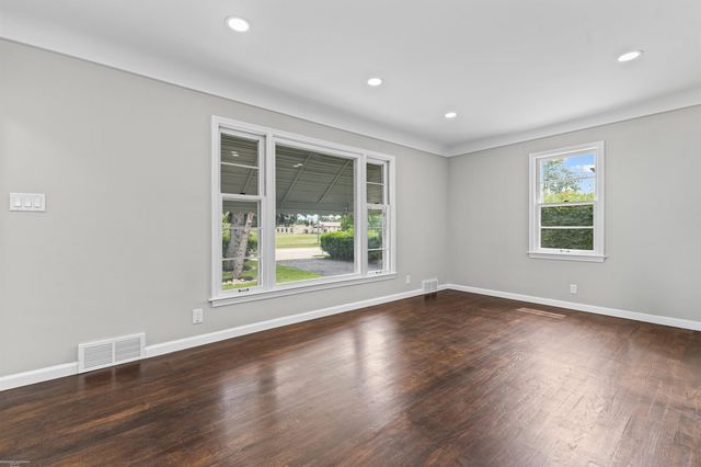 23030 Masonic Boulevard, St Clair Shores, MI 48082