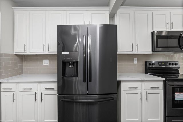 23030 Masonic Boulevard, St Clair Shores, MI 48082