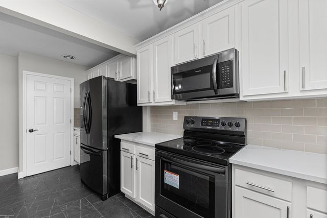 23030 Masonic Boulevard, St Clair Shores, MI 48082