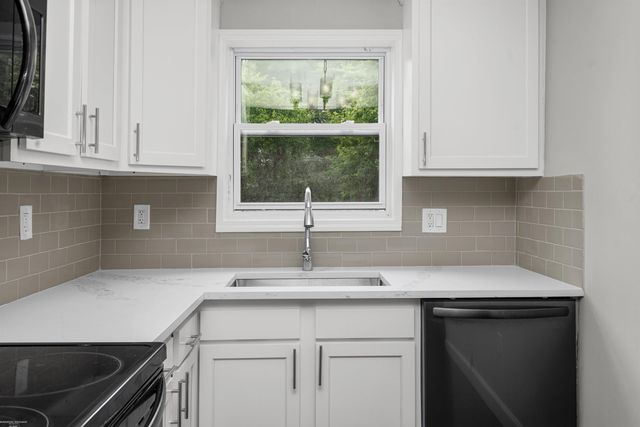 23030 Masonic Boulevard, St Clair Shores, MI 48082