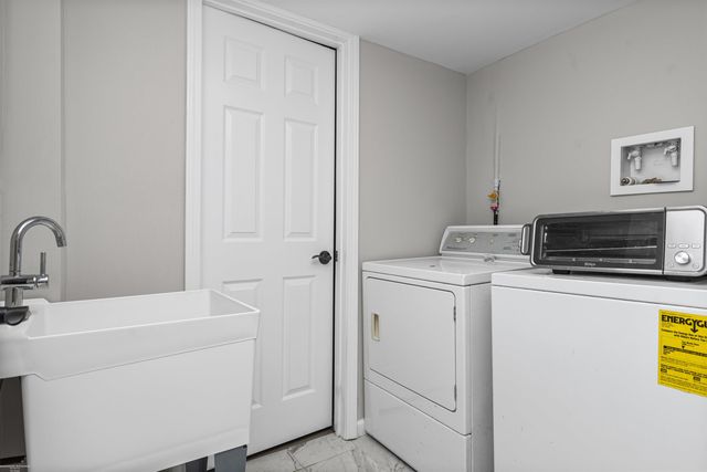 23030 Masonic Boulevard, St Clair Shores, MI 48082