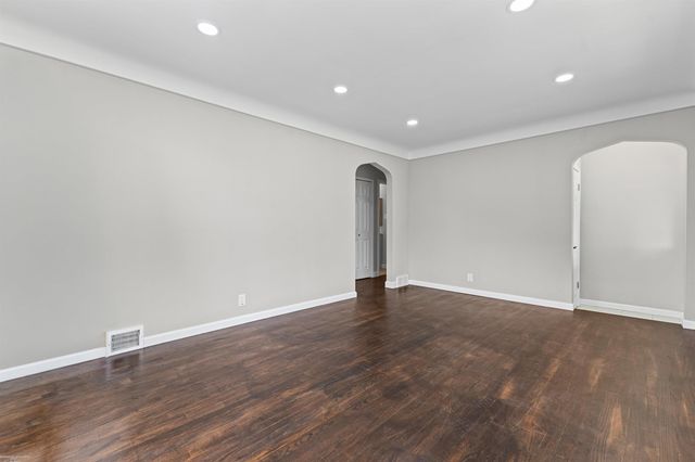23030 Masonic Boulevard, St Clair Shores, MI 48082