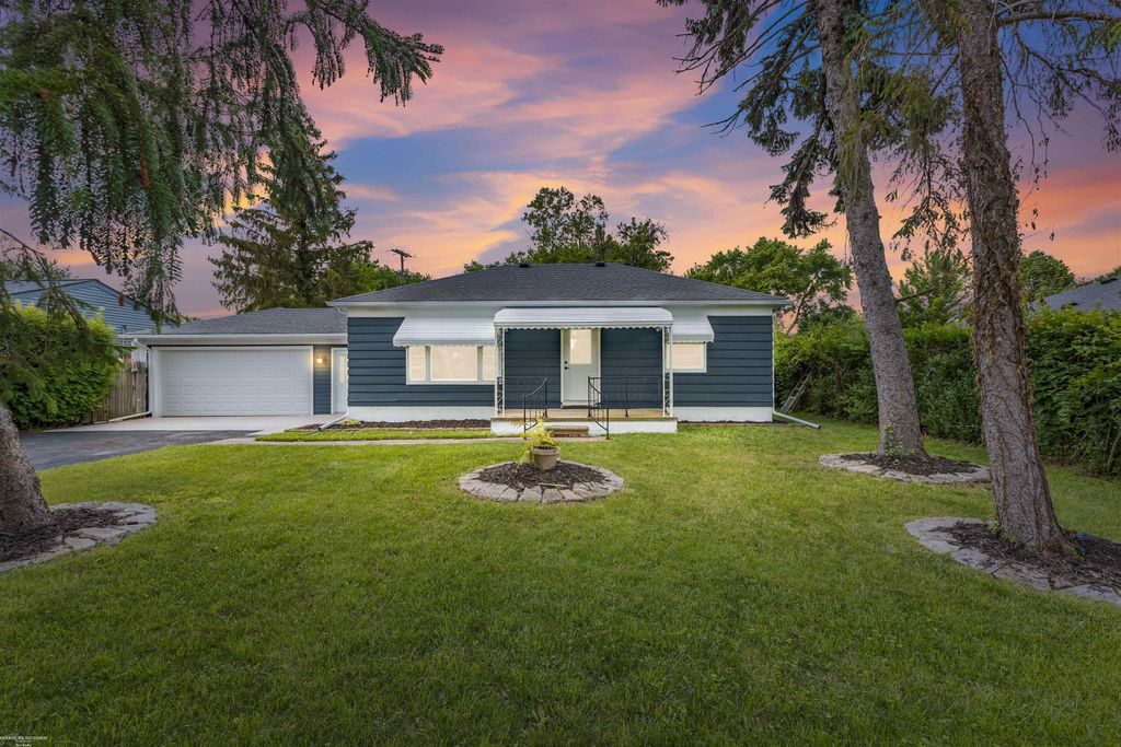 23030 Masonic Boulevard, St Clair Shores, MI 48082
