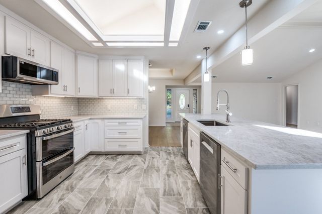 17415 Oakington Court, Dallas, TX 75252