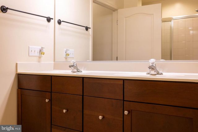 9202 CHARLESTON DR #405, Manassas, VA 20110