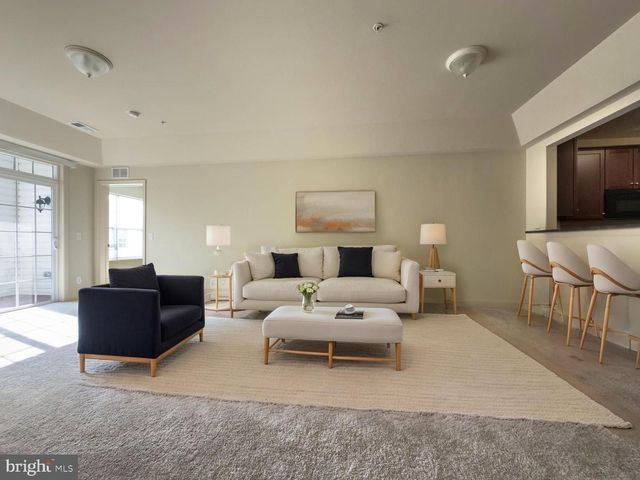 9202 CHARLESTON DR #405, Manassas, VA 20110