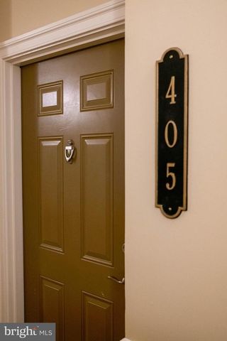 9202 CHARLESTON DR #405, Manassas, VA 20110