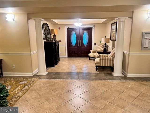 9202 CHARLESTON DR #405, Manassas, VA 20110