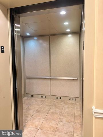 9202 CHARLESTON DR #405, Manassas, VA 20110