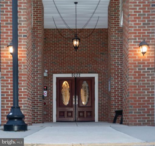 9202 CHARLESTON DR #405, Manassas, VA 20110