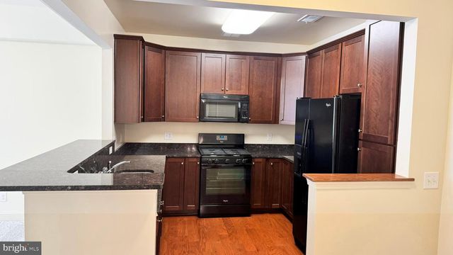 9202 CHARLESTON DR #405, Manassas, VA 20110