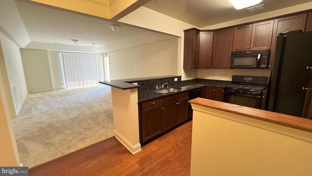 9202 CHARLESTON DR #405, Manassas, VA 20110