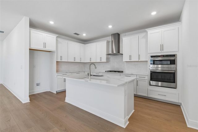 8115 SEAFLOWER PARKWAY, Bradenton, FL 34210