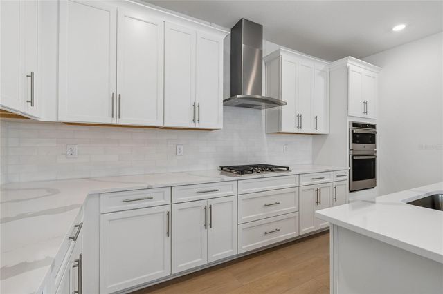 8115 SEAFLOWER PARKWAY, Bradenton, FL 34210